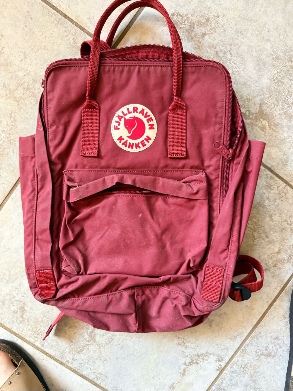 Fjallraven Kånken Backpack in Raspberry Red - Picture 3 of 5
